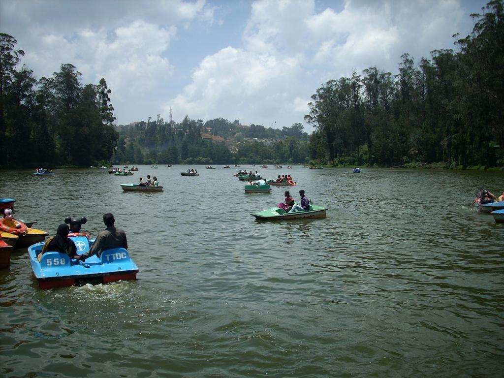 Hotel Sri Balaji Ooty Bagian luar foto