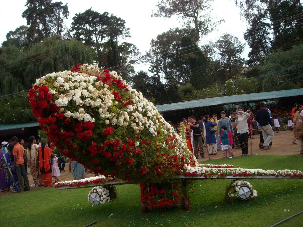 Hotel Sri Balaji Ooty Bagian luar foto